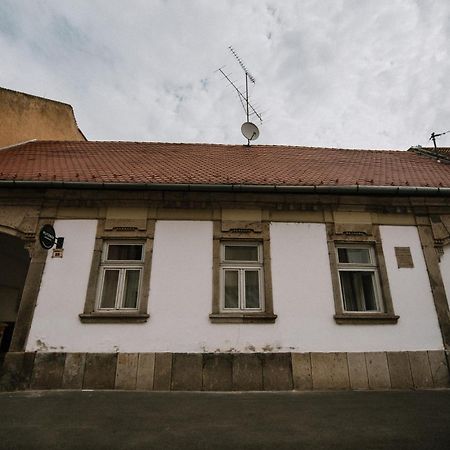 Plitzner Belvarosi Apartmanhaz Eğri Dış mekan fotoğraf