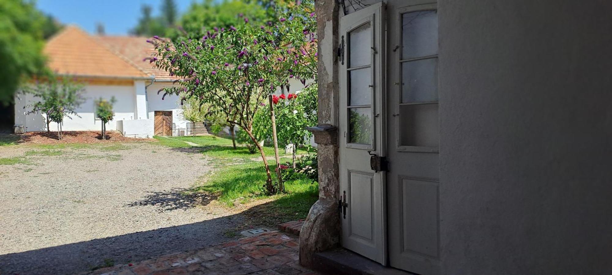 Plitzner Belvarosi Apartmanhaz Eğri Dış mekan fotoğraf