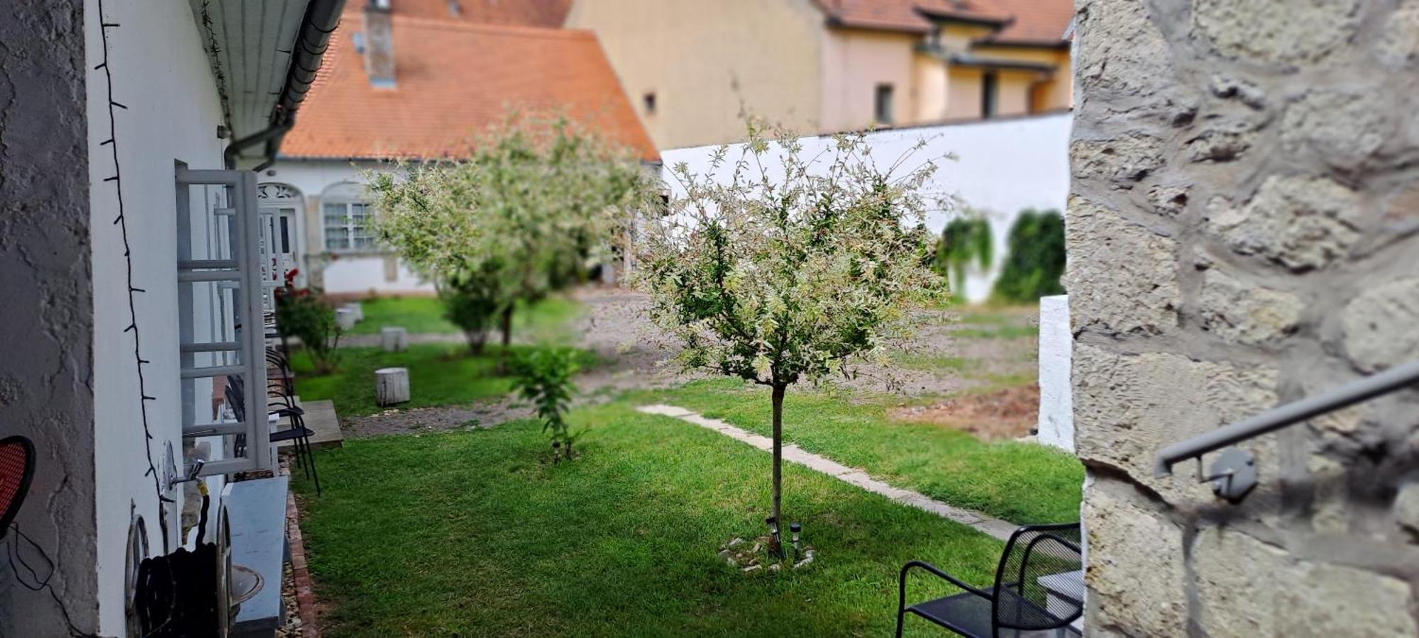 Plitzner Belvarosi Apartmanhaz Eğri Dış mekan fotoğraf