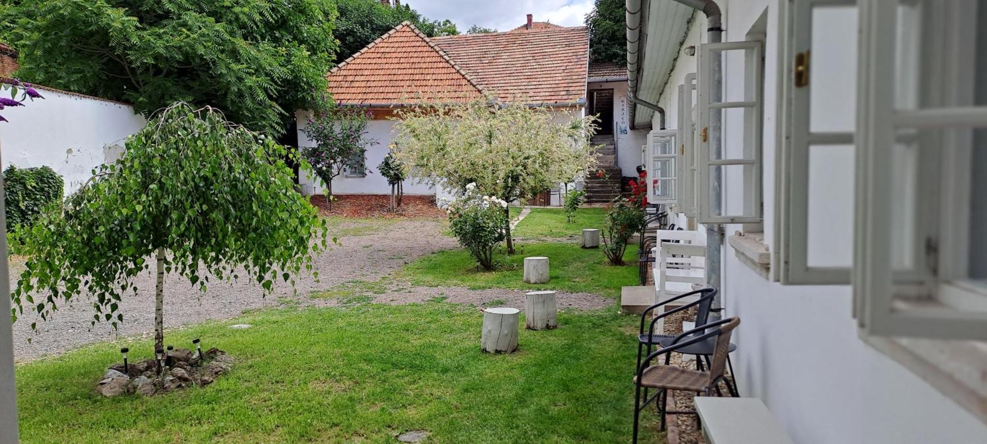 Plitzner Belvarosi Apartmanhaz Eğri Dış mekan fotoğraf