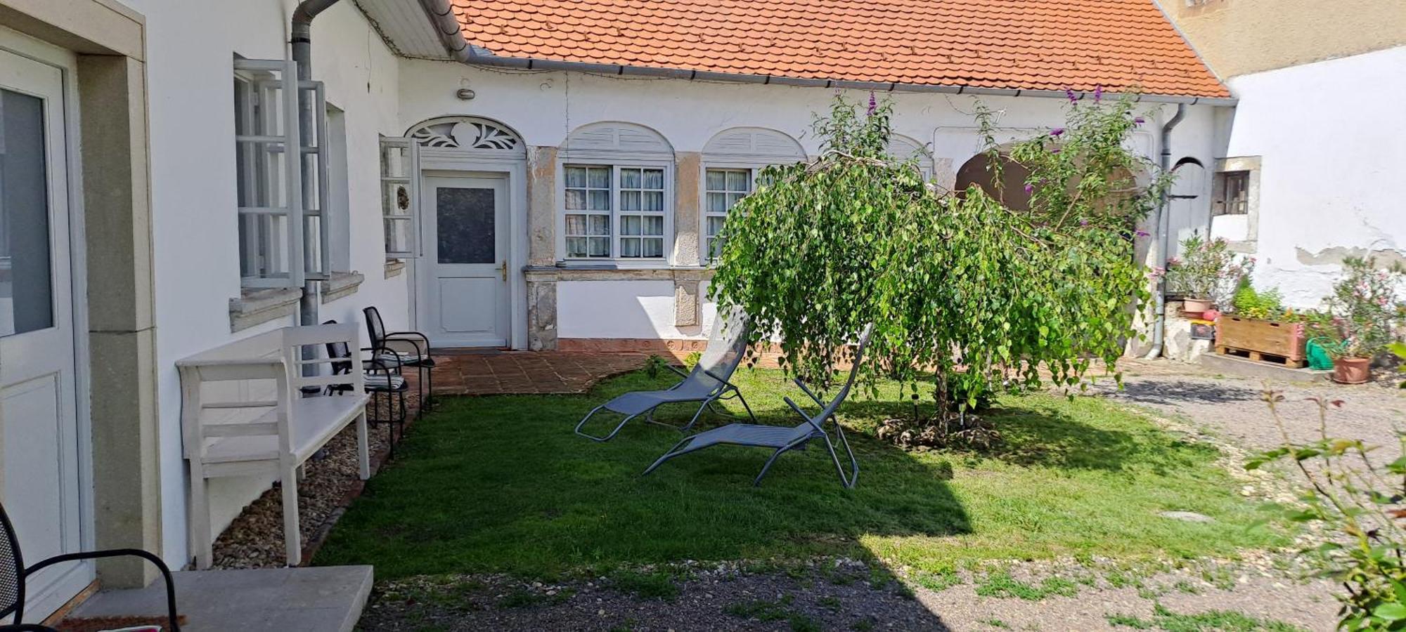 Plitzner Belvarosi Apartmanhaz Eğri Dış mekan fotoğraf
